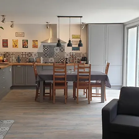 Ferienhaus La Petite Bicoque Au Fond Du Jardin Quillan