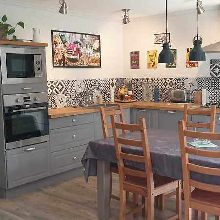 Ferienhaus La Petite Bicoque Au Fond Du Jardin Quillan